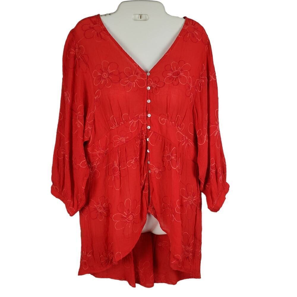 Fig & Flowers Women Button Front Embroidered Red Top Size Large